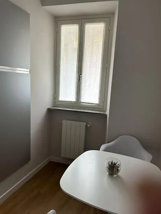 The Captain'S Apartments Zephyr- City Center Leonardo Academy Sesto Calende Italy